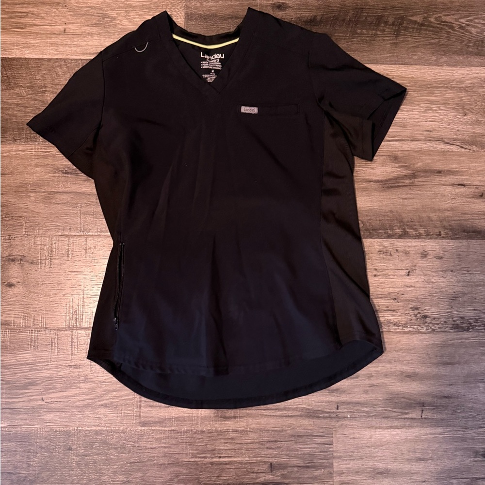 Landau Scrub top